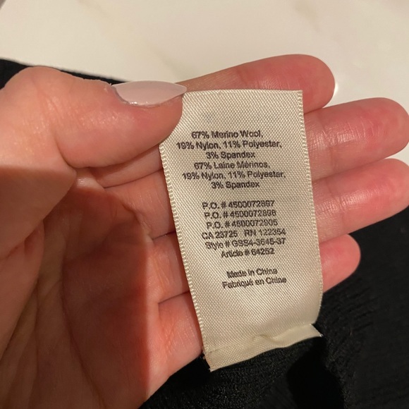 Wilfred off the shoulder top - Picture 4 of 4